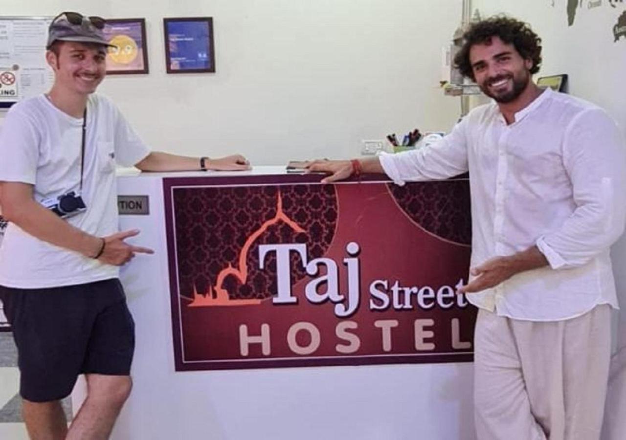 Taj Street Hostel Agra  Exteriör bild